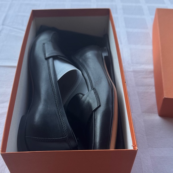 AGL women’sLoafers in Black . - Picture 8 of 11